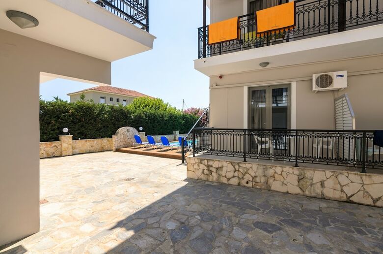 Apartamentos Karras Livin