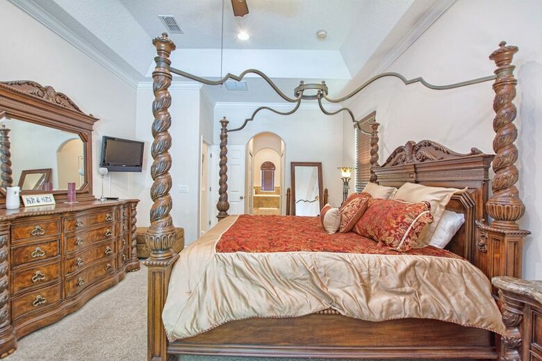 Calabria- 4 Bed House W/pool- 3400cl