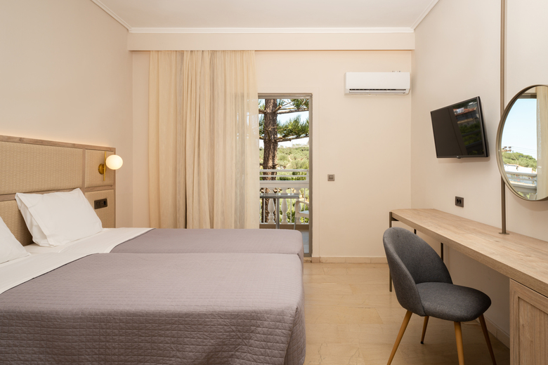 Hotel Karras Grande Resort