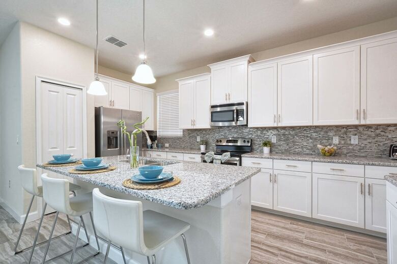 Solterra - 5 Bedrooms House W/pool-7037sr