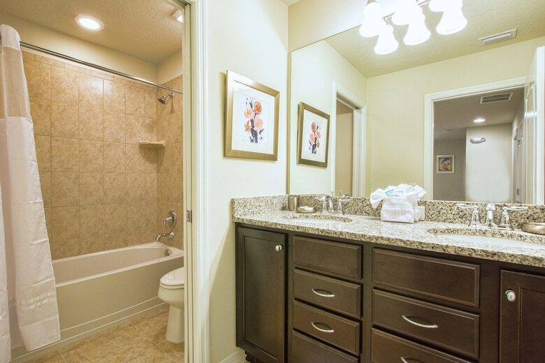 Windsor-5 Bed Townhouse W/splashpool-3804ww