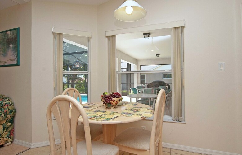 Greater Groves - 5 Bedrooms House W/pool-5202gg