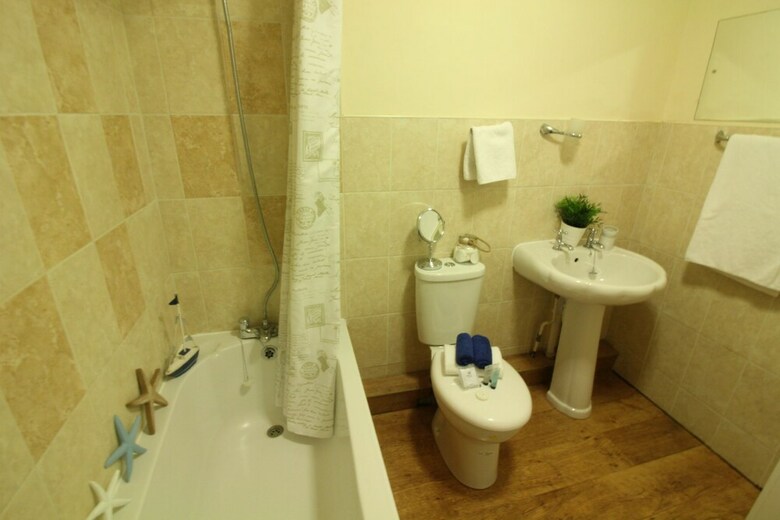 Hotel Roomtel Riverside Suites