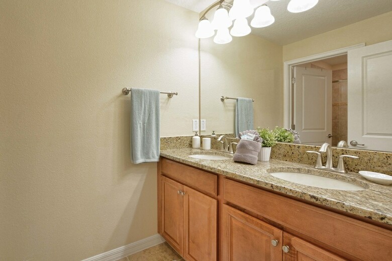 Storey Lake-4 Bedroom Townhome W/splashpool-1610st