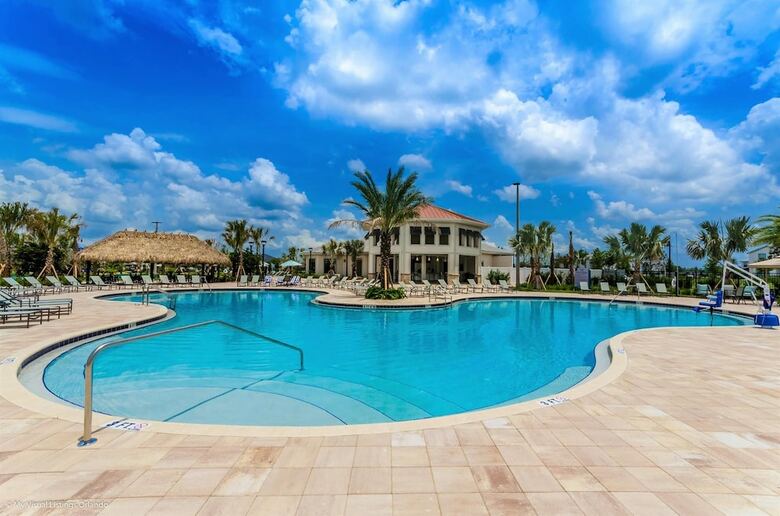 Storey Lake-4 Bedroom Townhome W/splashpool-1610st