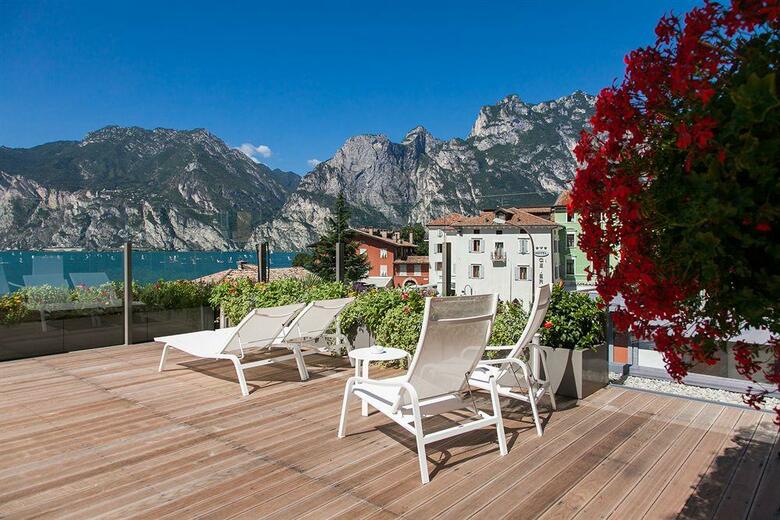Hotel Lago Di Garda