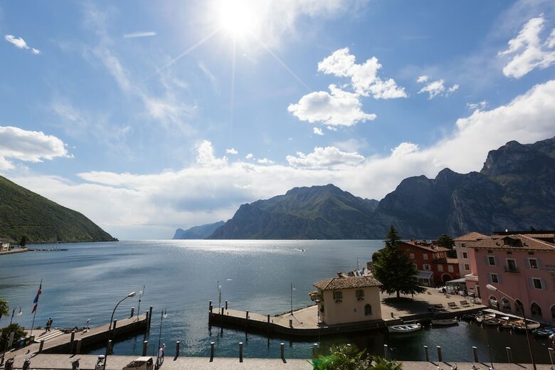 Hotel Lago Di Garda