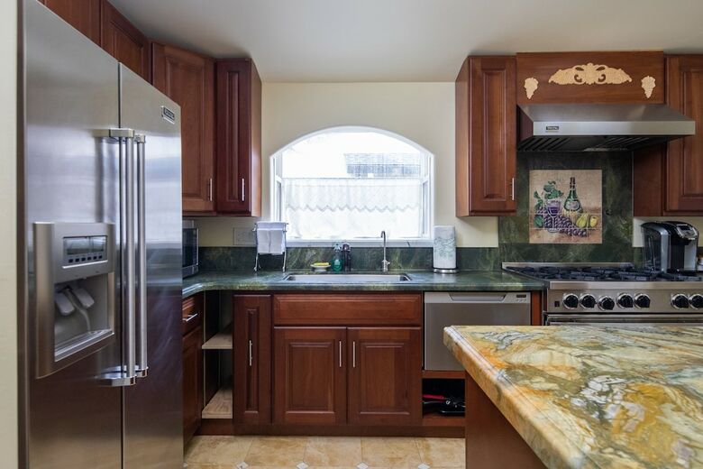 Hotel Vendange Carmel Inn & Suites