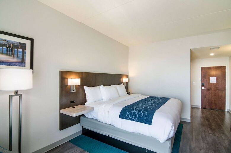 Hotel Comfort Inn & Suites