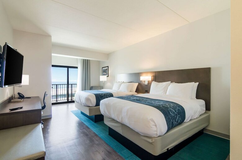 Hotel Comfort Inn & Suites
