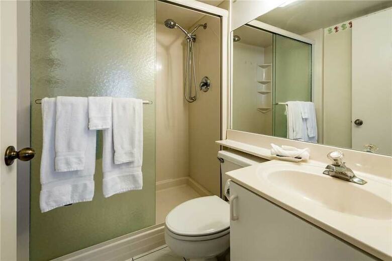 Admirals Bay 152 - Two Bedroom Condo