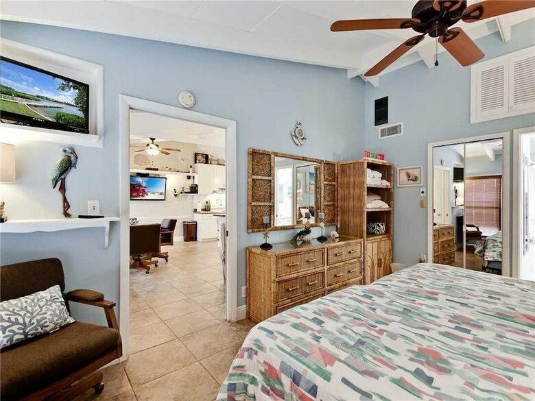 Beachaven 52 - One Bedroom Condo