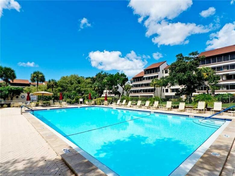 Siesta Key Excelsior 306 - Three Bedroom Condo