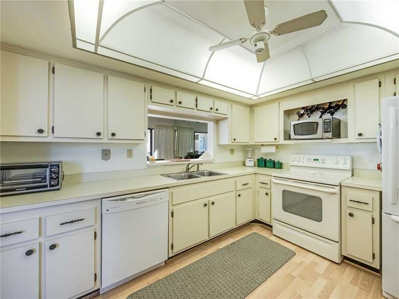 Sandarac B511 - Two Bedroom Condo