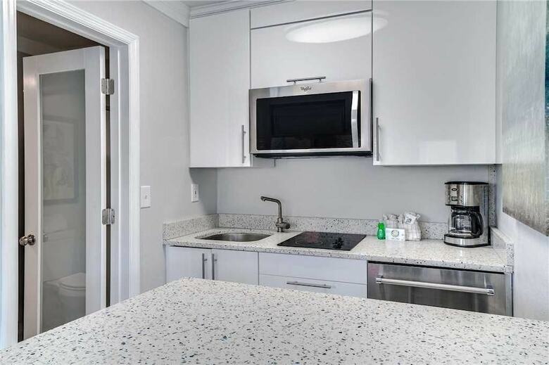 Sea Rocket 20 - Studio Condo