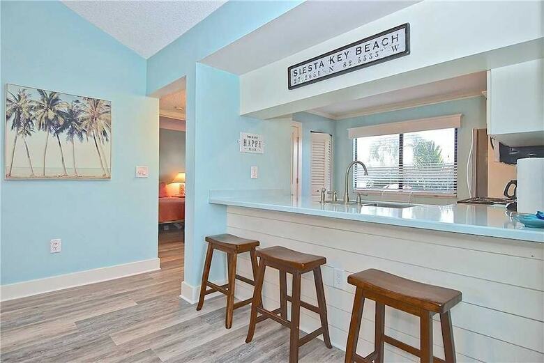 Siesta Dunes Beach 201 - Two Bedroom Condo