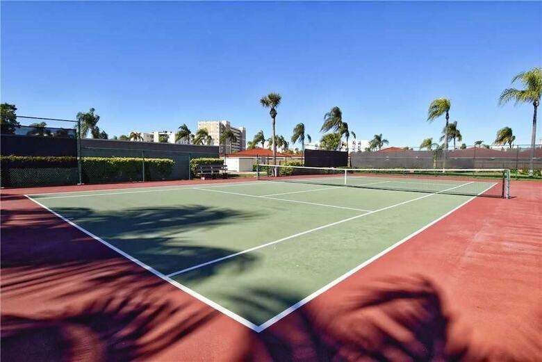 Siesta Dunes Beach 201 - Two Bedroom Condo