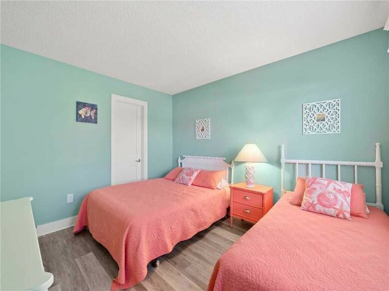 Siesta Dunes Beach 201 - Two Bedroom Condo
