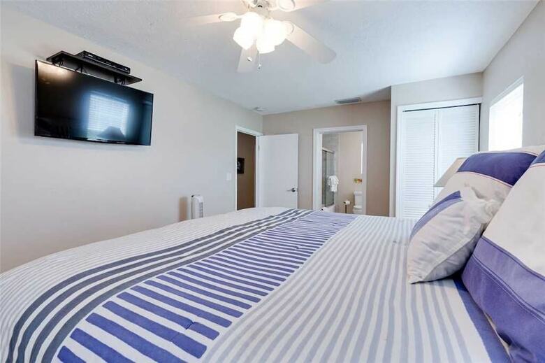Tropical Paradise - Three Bedroom Home