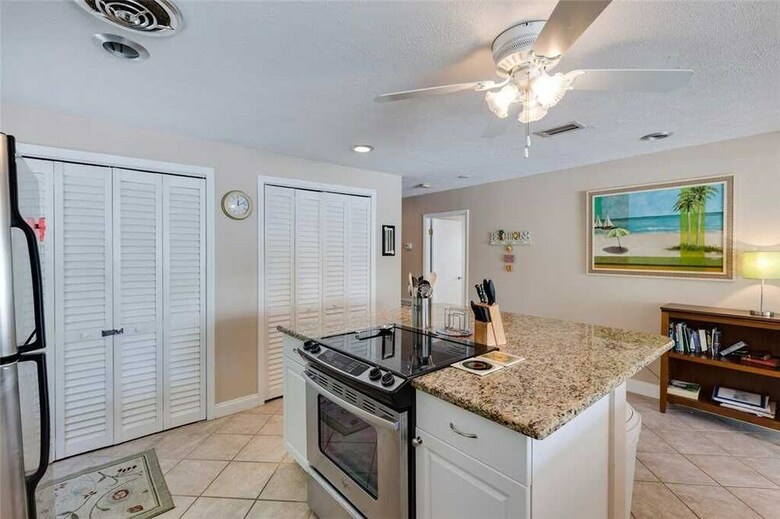 Tropical Paradise Manor - Four Bedroom Home