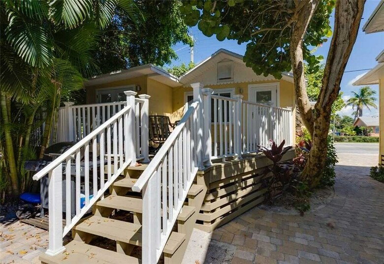 Tropical Paradise Manor - Four Bedroom Home