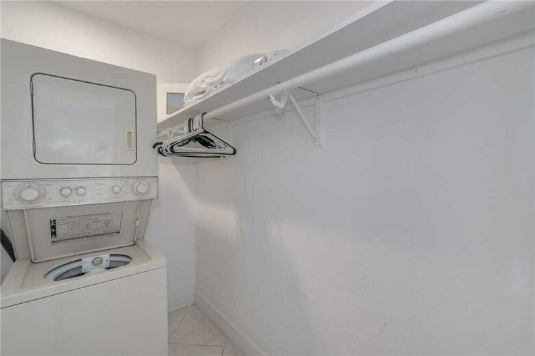 Waves 17 - One Bedroom Condo