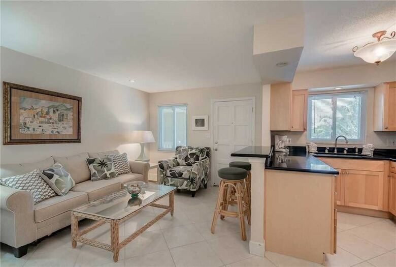 Waves 17 - One Bedroom Condo