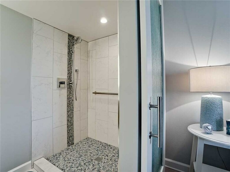 Inlet 21 - Two Bedroom Condo