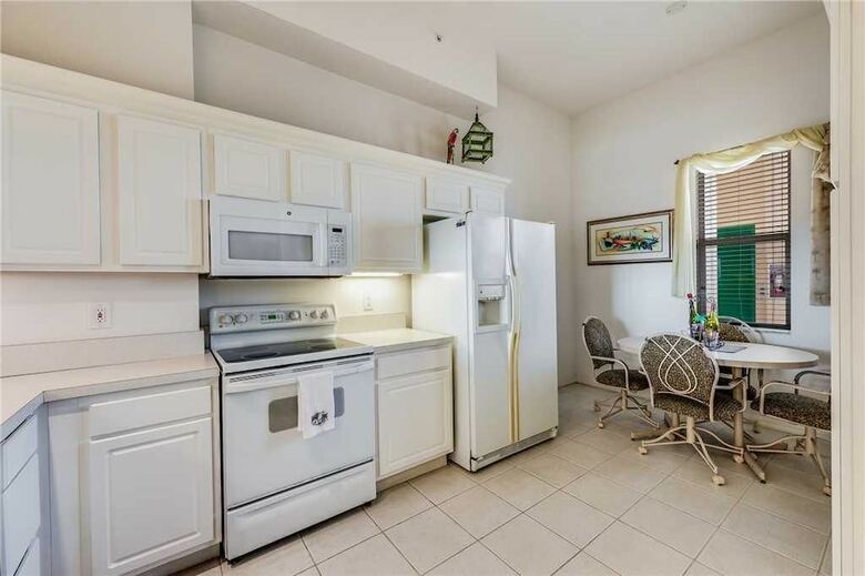 Palm Harbor 702e - Two Bedroom Condo