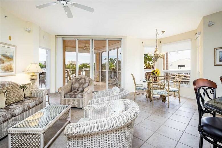 Palm Harbor 204e - Three Bedroom Condo