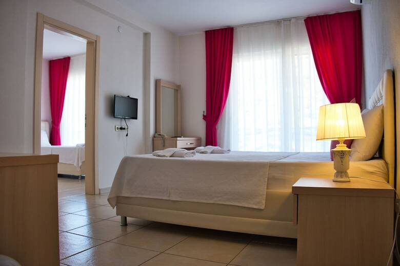 Defne Lorina Hotel