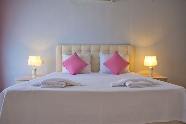 Defne Lorina Hotel