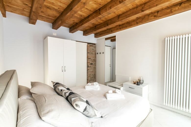Venetian Superior Apartment R&r