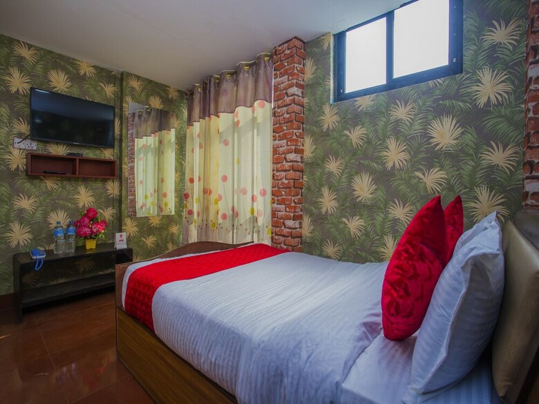 Hotel Oyo 296 Subine Guest Inn