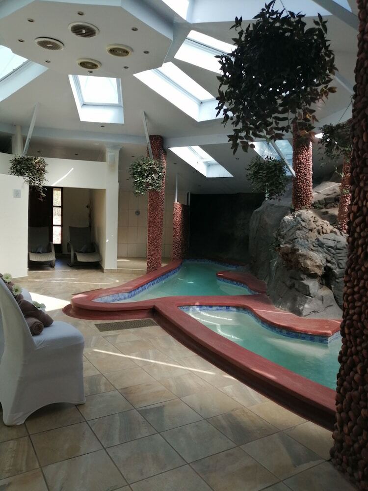 Hotel Nt' Shonalanga Valley Resort & Spa
