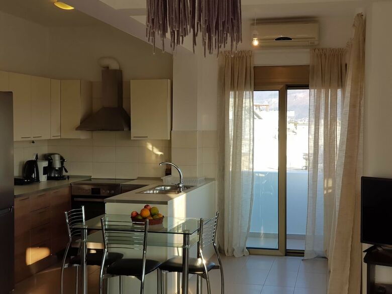 Iriana's Apartments In Center