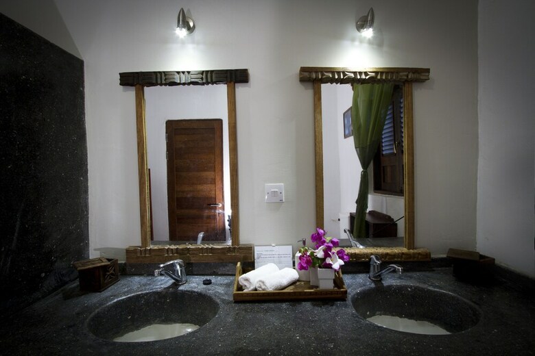 Villa Raha Lodge