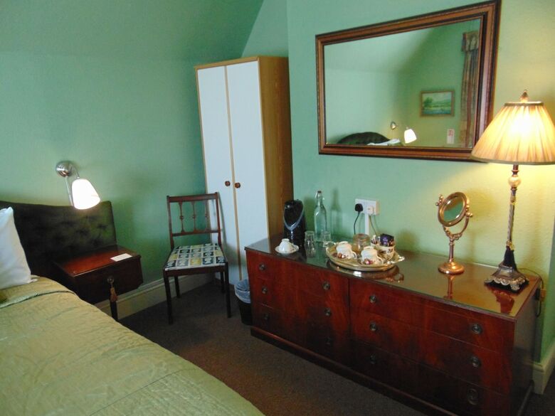 Hotel Holywell Guest House