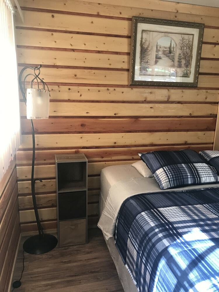Cabana Alexander Lake Lodge