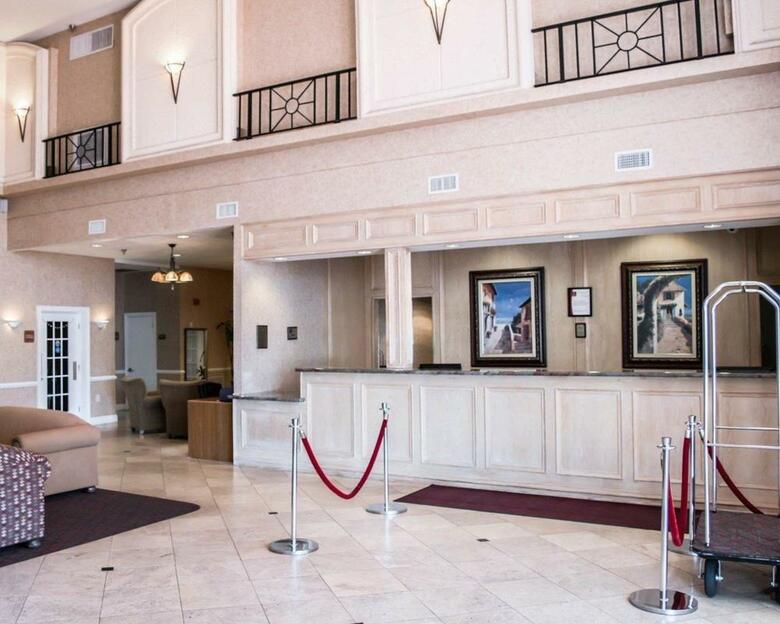 Hotel Clarion Inn & Suites Clearwater Central