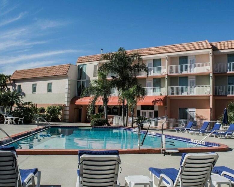 Hotel Clarion Inn & Suites Clearwater Central
