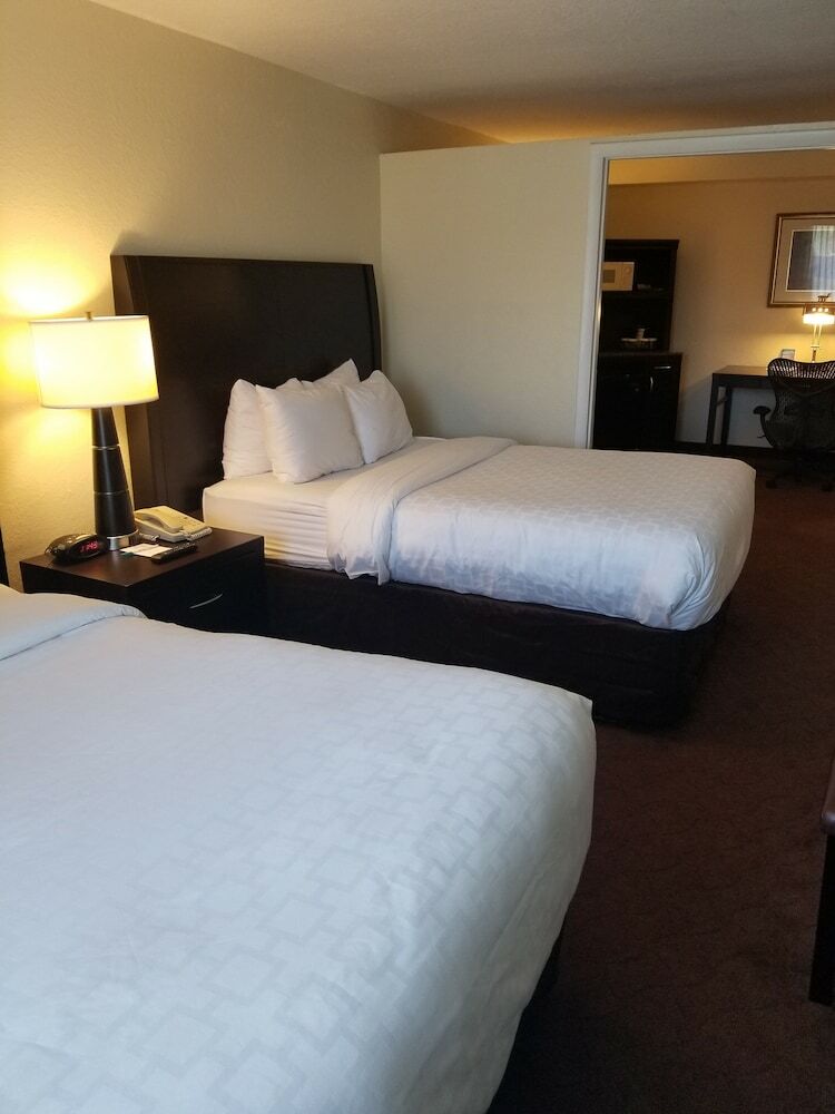 Hotel Clarion Inn & Suites Clearwater Central
