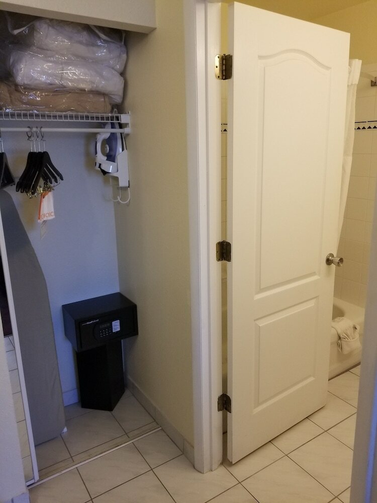 Hotel Clarion Inn & Suites Clearwater Central