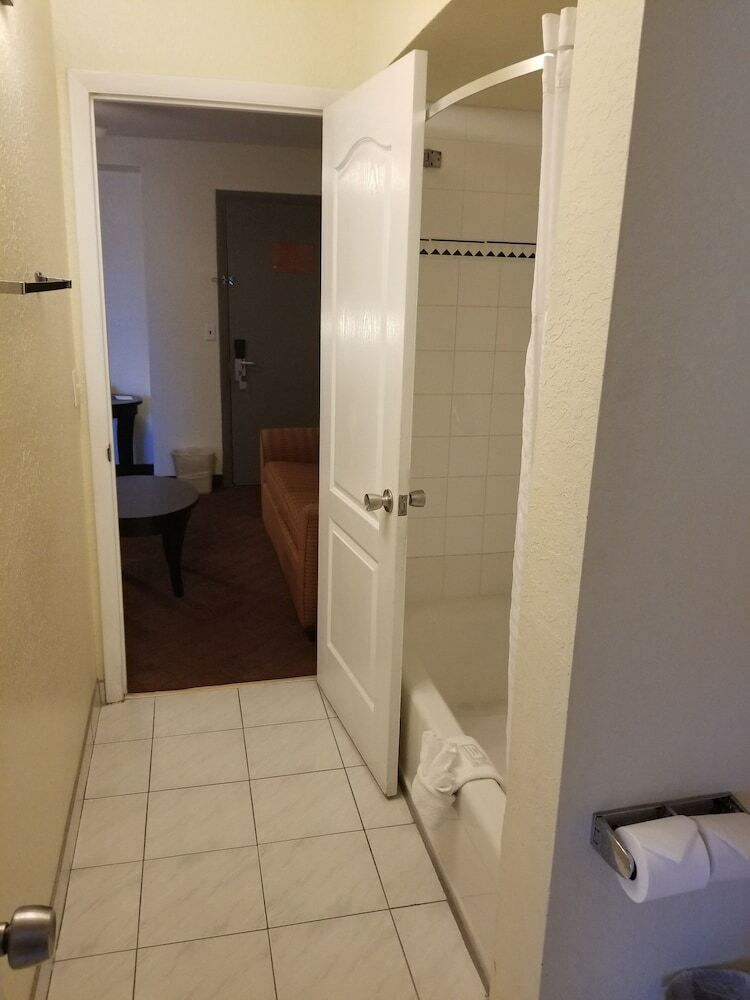 Hotel Clarion Inn & Suites Clearwater Central