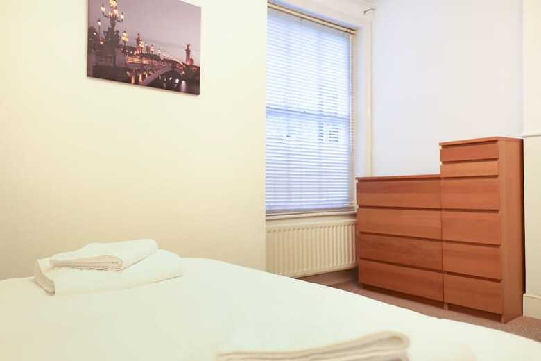 North London Spacious 2 Bedroom Apartment
