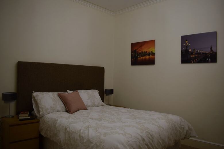 North London Spacious 2 Bedroom Apartment
