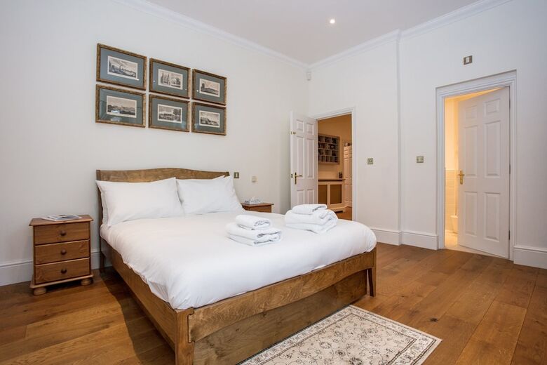 Apartamentos Spacious 2 Bedroom Flat With Garden