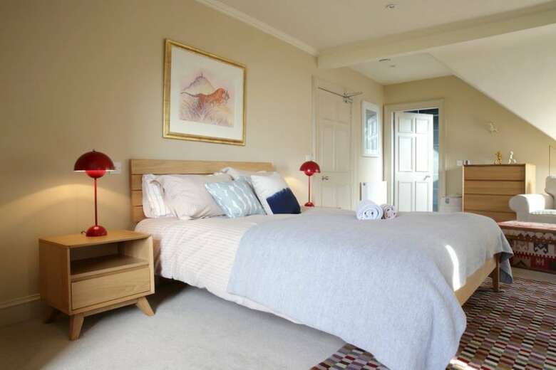 North Castle Street Flat With Views Over Edinburgh