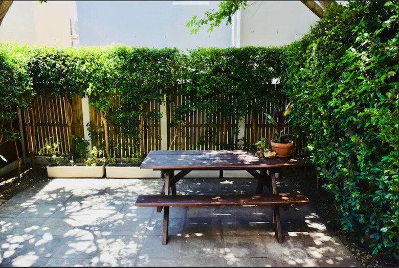 Spacious 3 Bedroom Apartment In Cape Town