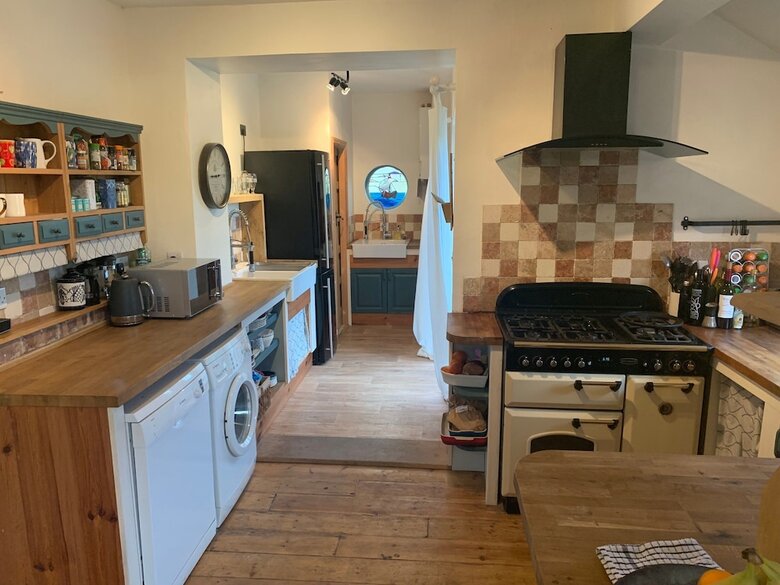 Spacious 3 Bedroom Home In Stoke Bishop